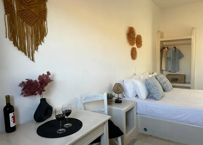 Sunny Naxos Apartment *